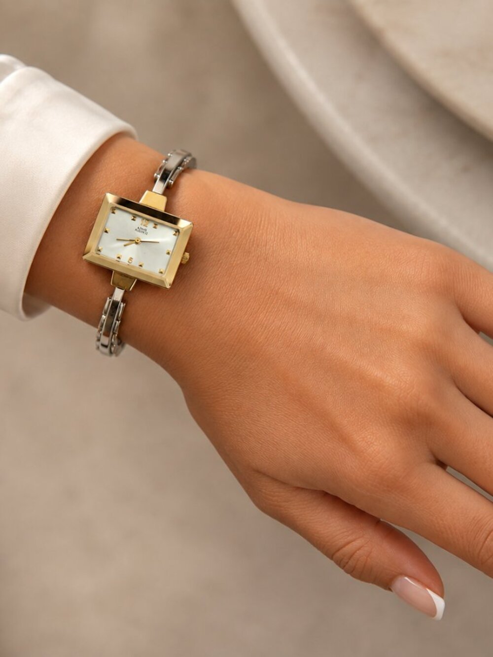 RARE ANNE KLEIN II CLASSIC VINTAGE Bracelet Watch